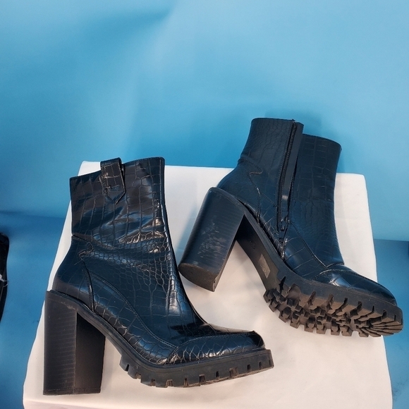 Boohoo faux croc black platform lug boots US 9 - Picture 2 of 12